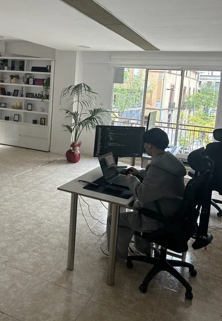 La sala de trabajo del estudio de STRADA 360 en Castellón